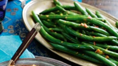Green beans with garlic and turmeric recipe