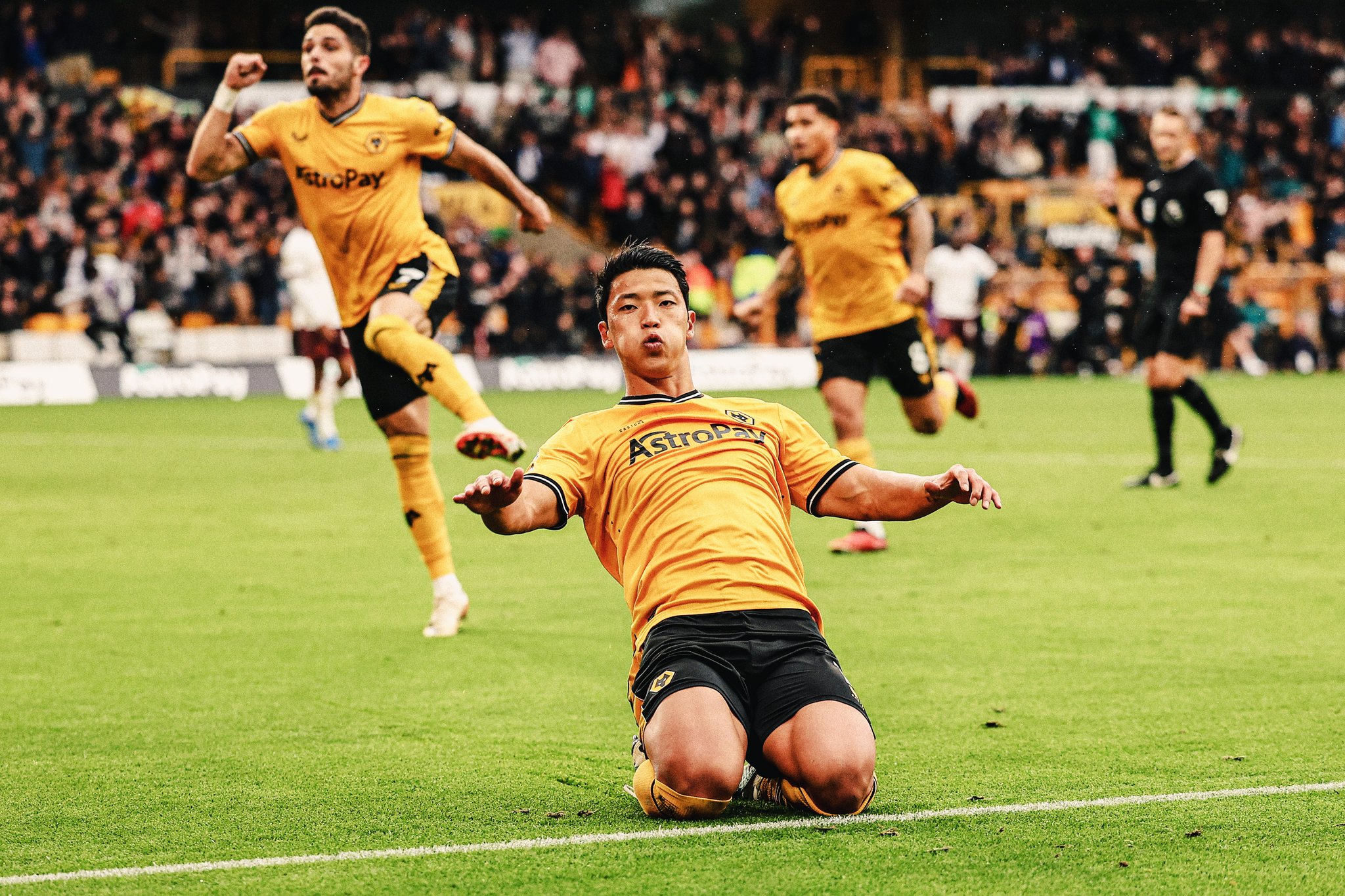 Wolves 2 - 1 Manchester City