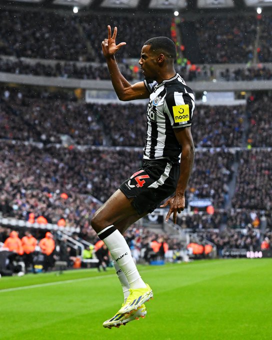 Newcastle United 3 - 0 Wolverhampton Wanderers