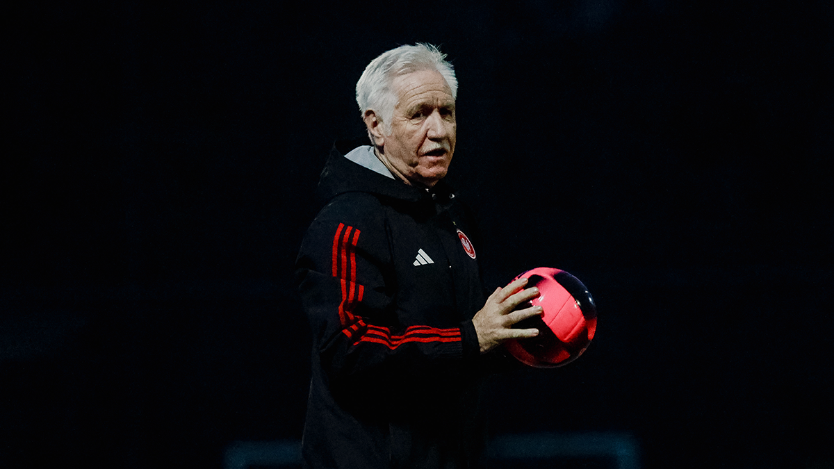 Tom Sermanni appointed interim Australia women's coach
