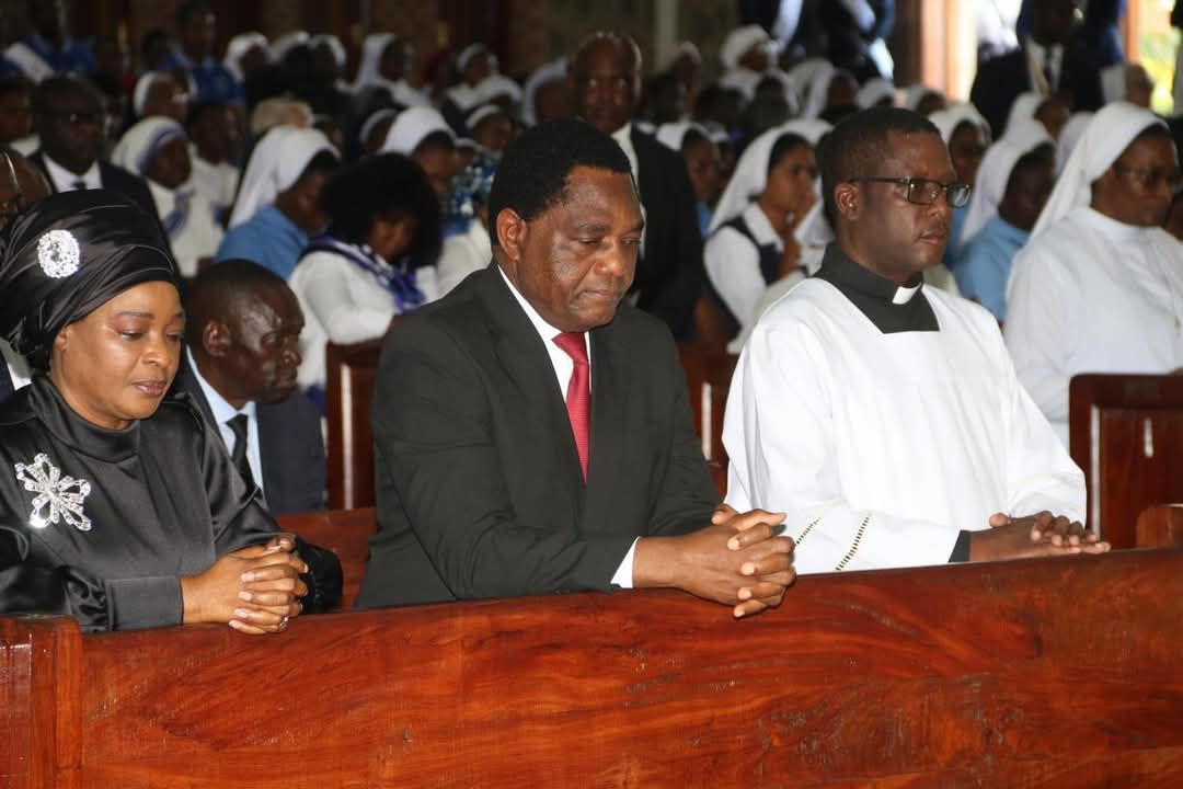HH Pays Tribute to Pope Francis